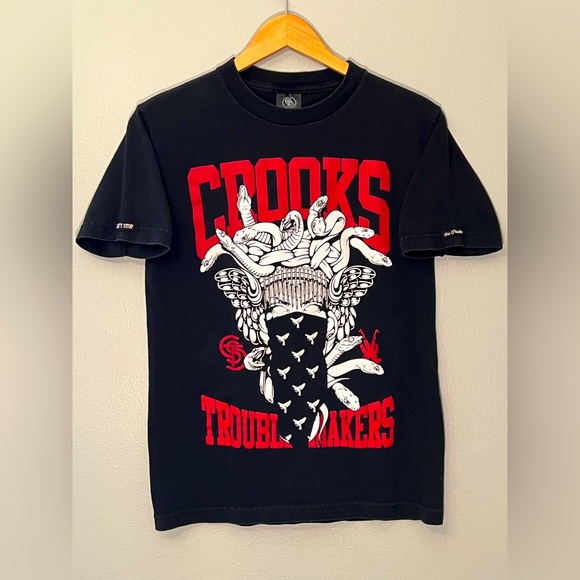 Crooks & Castles Trouble Makers T Shirt Size Small Adult - Picture 1 of 3